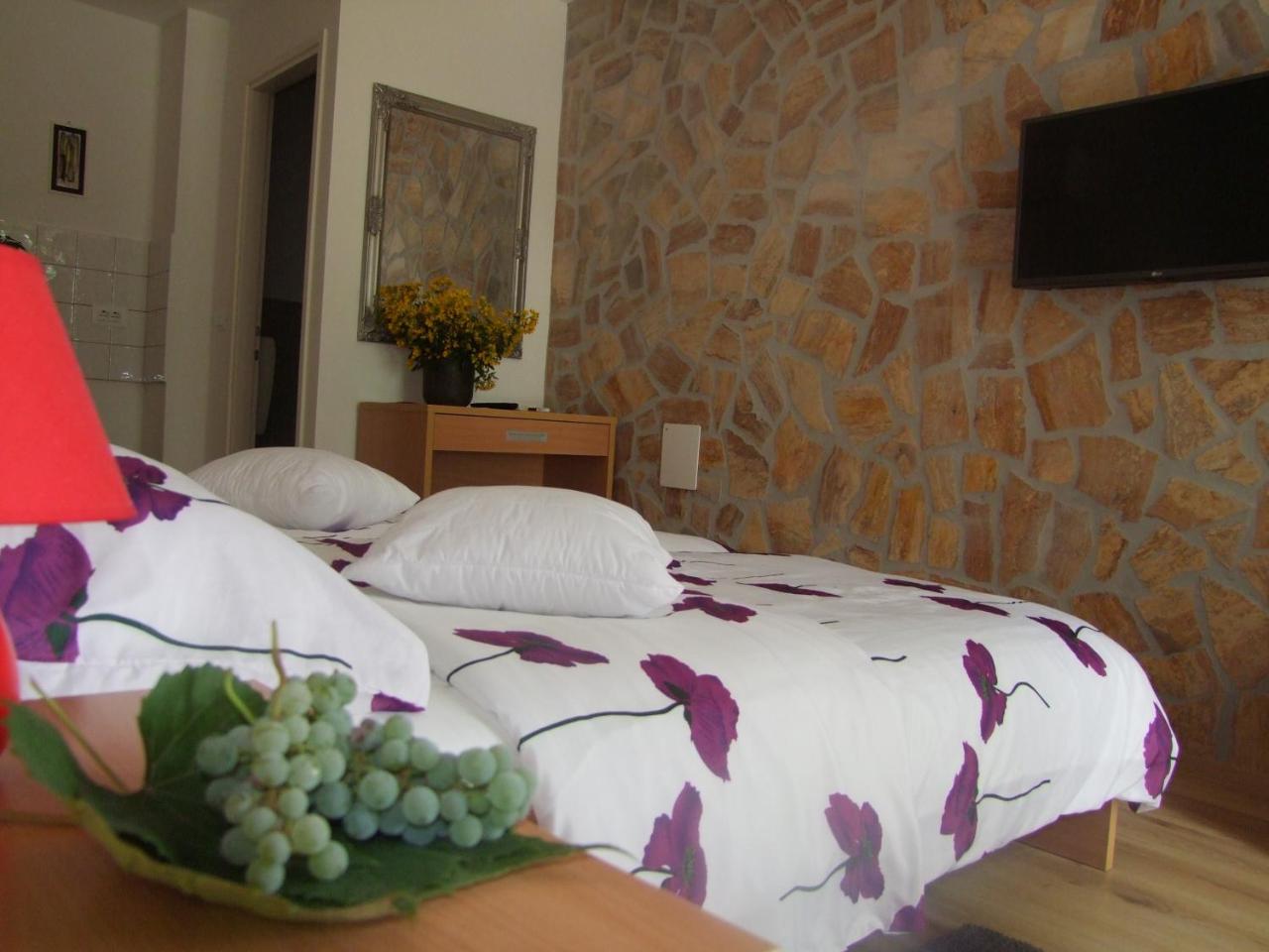 Guest House Korado Ρόβινι Εξωτερικό φωτογραφία