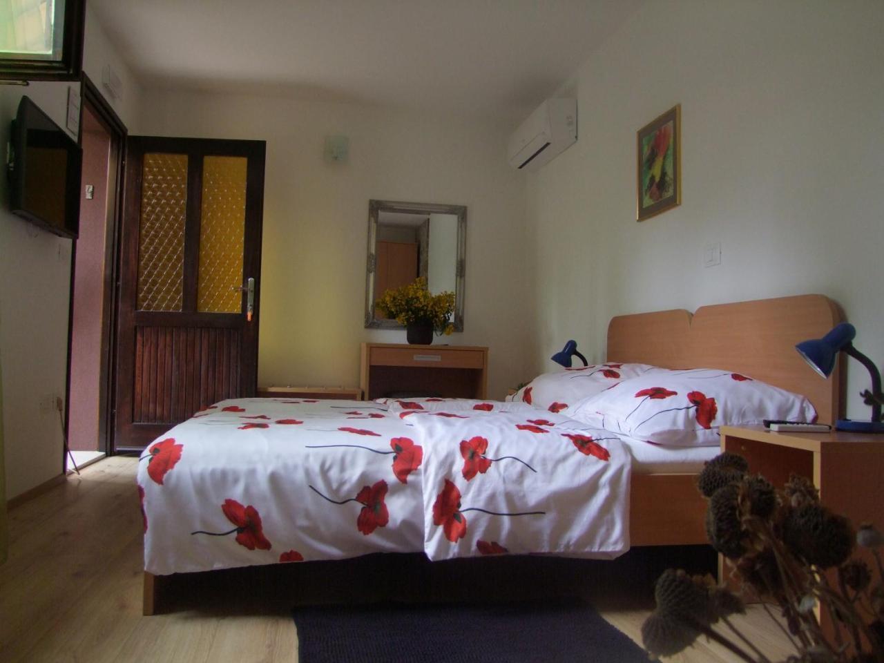 Guest House Korado Ρόβινι Εξωτερικό φωτογραφία